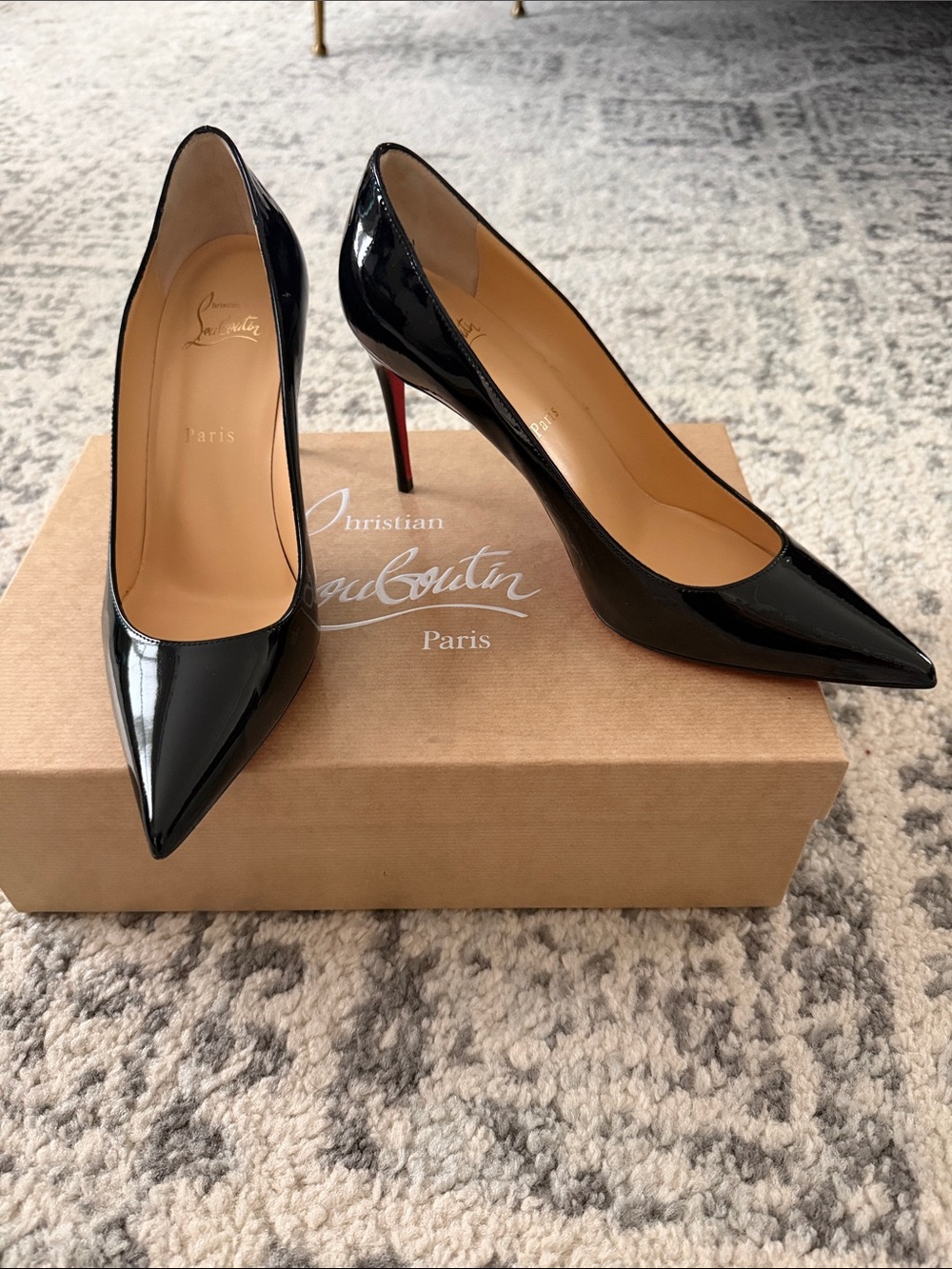 Christian Louboutin Black Patent Pointed-Toe Stiletto Kate 85 Pumps size 38